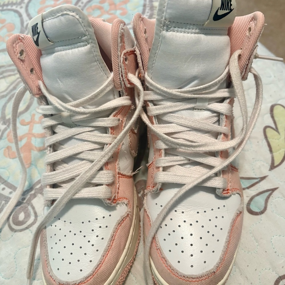 Nike Dunks Artic Orange and White Sneakers